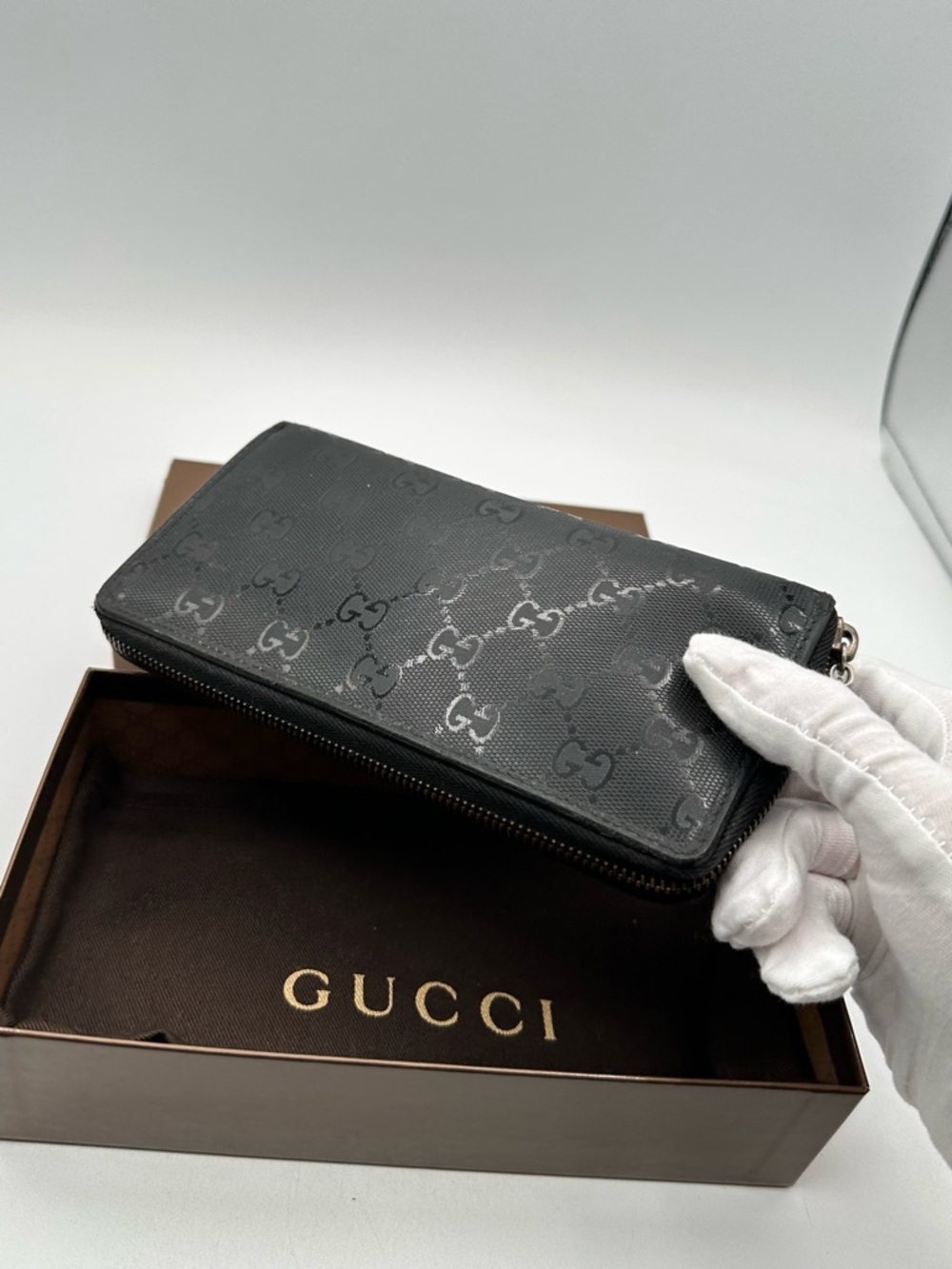 Gucci Holographic Zip Around Wallet - Picture 4 of 12